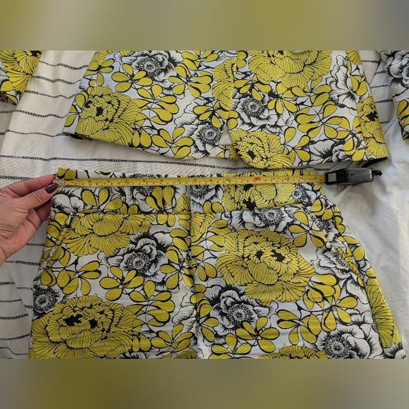 Alice & Olivia Short Set Suit - Picture 7 of 12